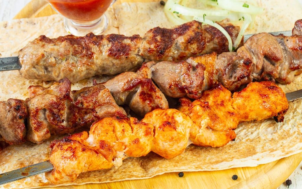 كيلو مشاوي مشكل  على الفحم شيش طاوق برغبت صدر دجاج كباب